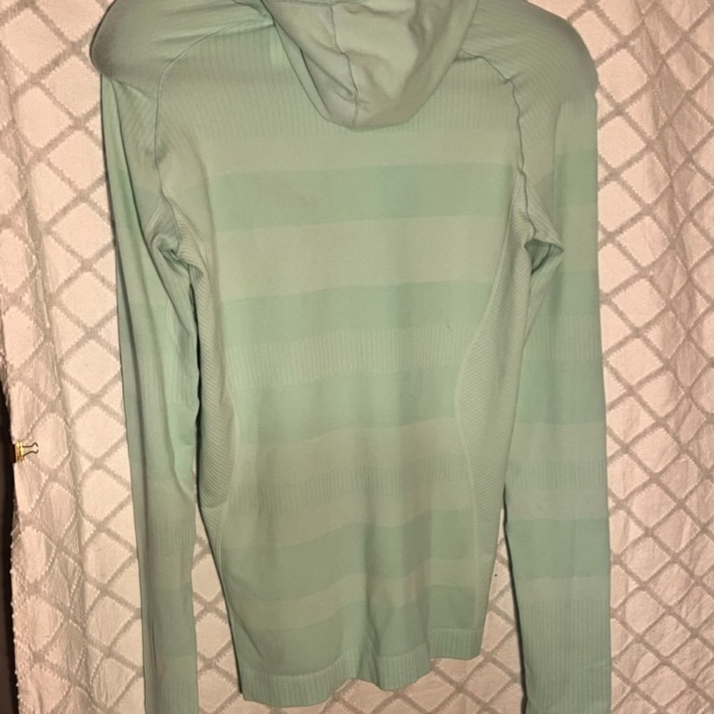 Brooks Small Lightweight Light Blue Pull-Over - image 2